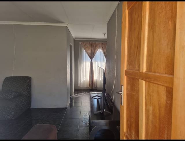 3 BEDROOM HOUSE FOR SALE IN TLHABANE WEST